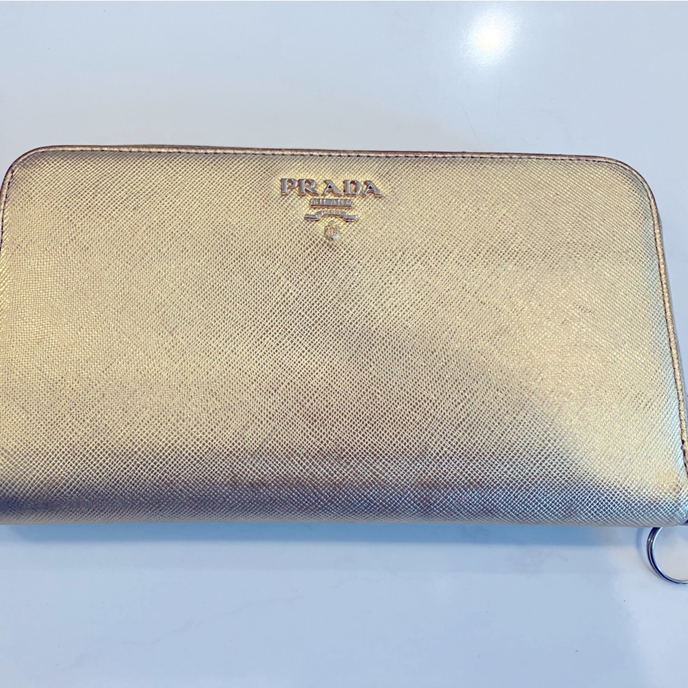 Prada wallet for Sale